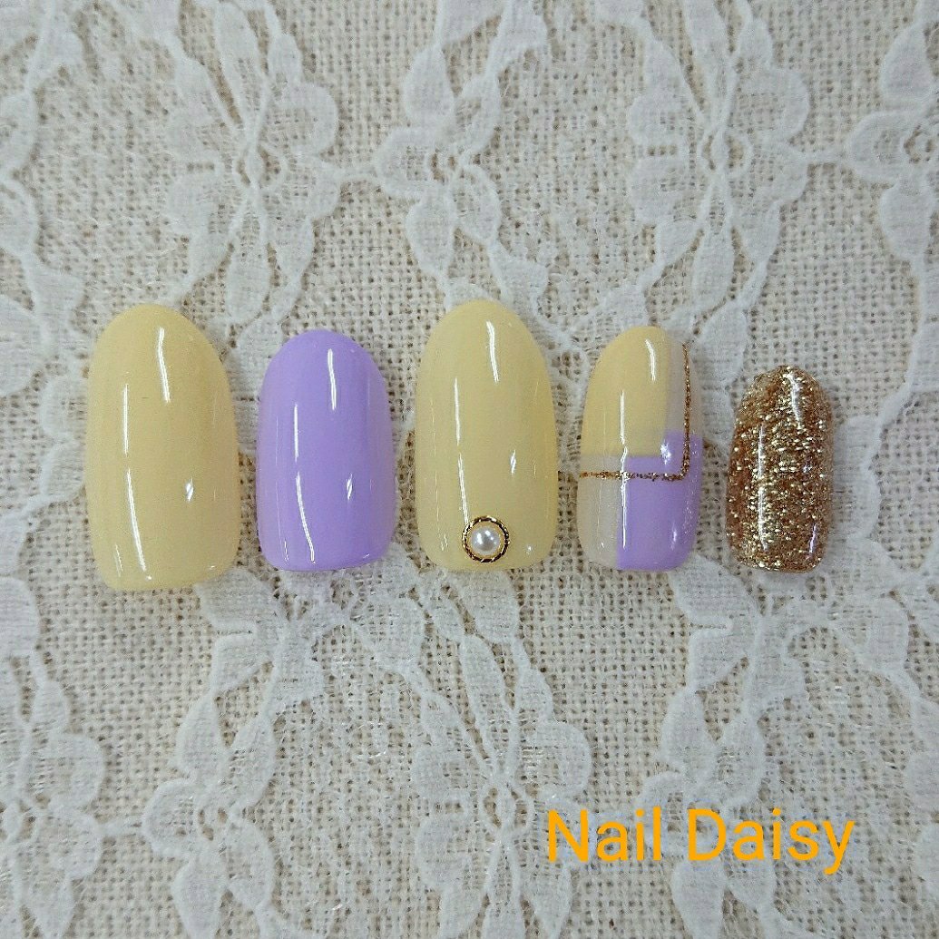 オールシーズン パール ジオメトリック ブロック イエロー Naildaisyのネイルデザイン No ネイルブック