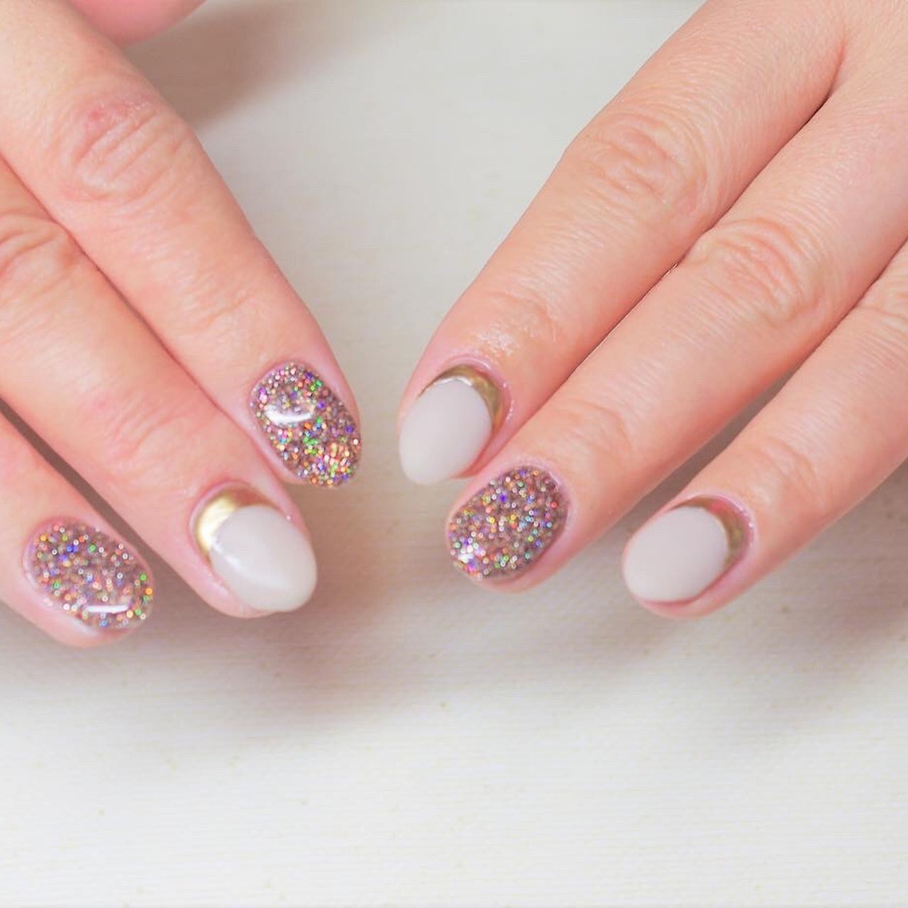 オールシーズン ハンド 変形フレンチ ラメ ミラー Nailsalon Lampのネイルデザイン No ネイルブック