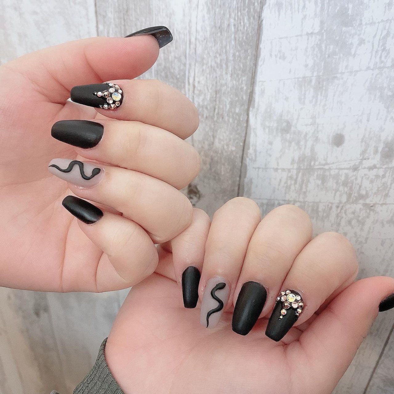 冬 オールシーズン ハンド シンプル ビジュー Lumia Nailのネイルデザイン No ネイルブック