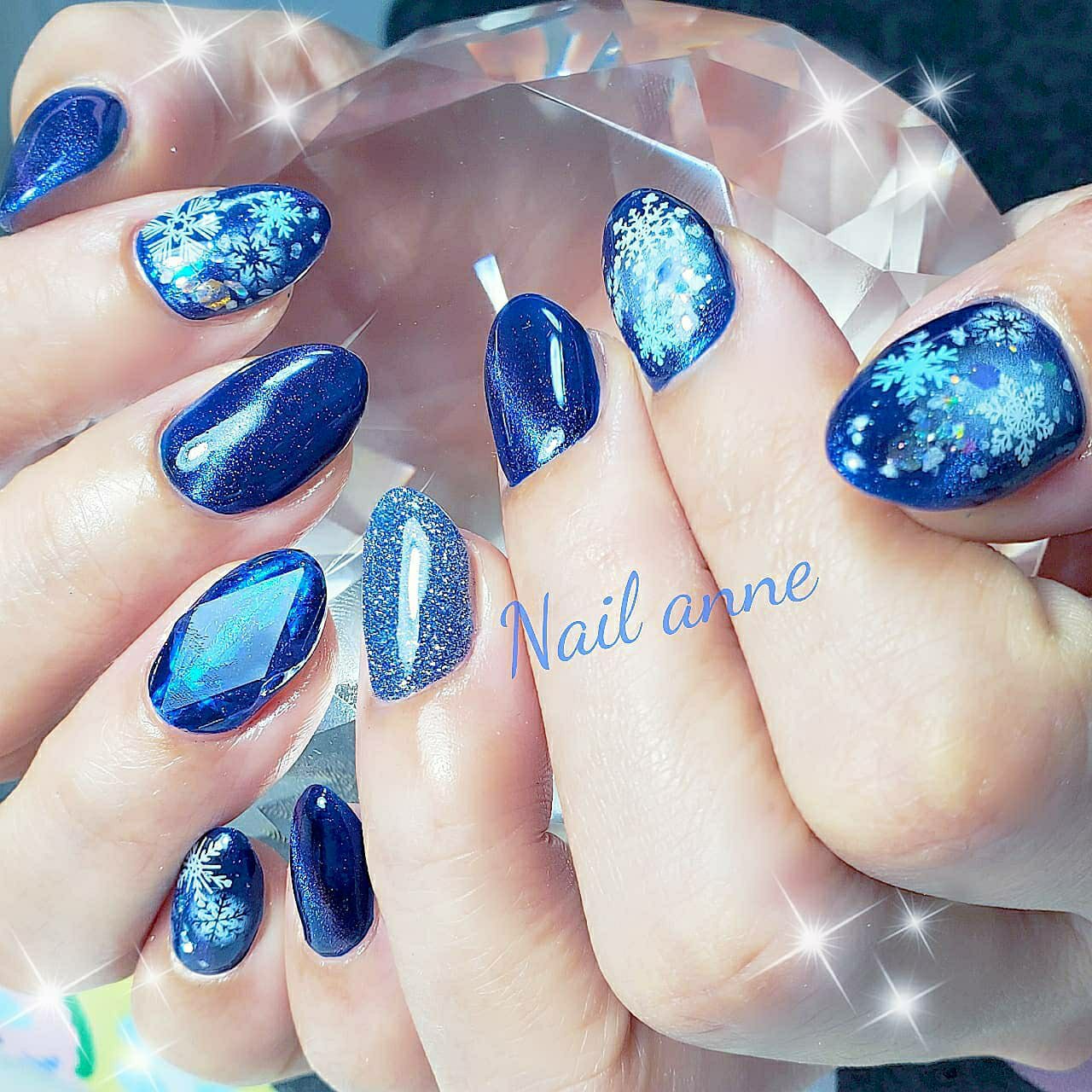 冬 ハンド ビジュー 雪の結晶 ショート Nail Anneのネイルデザイン No ネイルブック