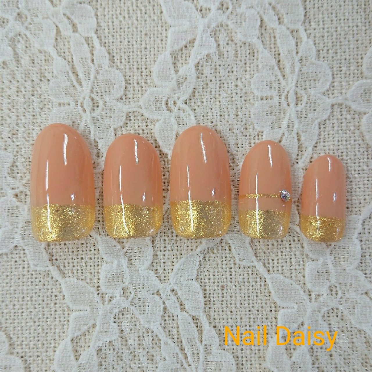 オールシーズン オフィス シンプル ベージュ ゴールド Naildaisyのネイルデザイン No ネイルブック