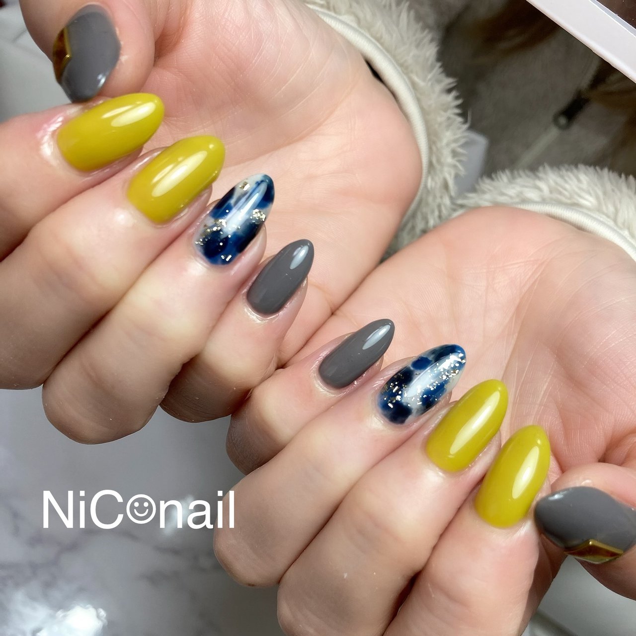 冬 ハンド ニュアンス イエロー ネイビー Koimomiのネイルデザイン No ネイルブック