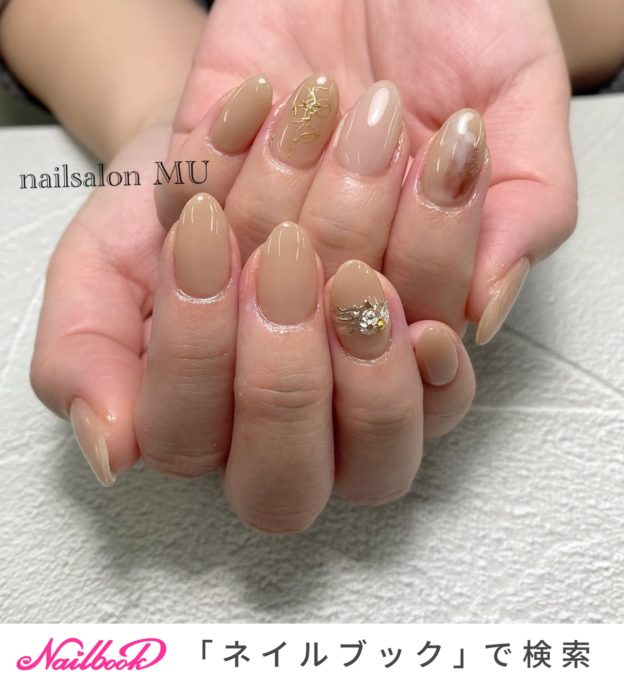 ピカソ風ネイルのネイルデザイン ネイルブック