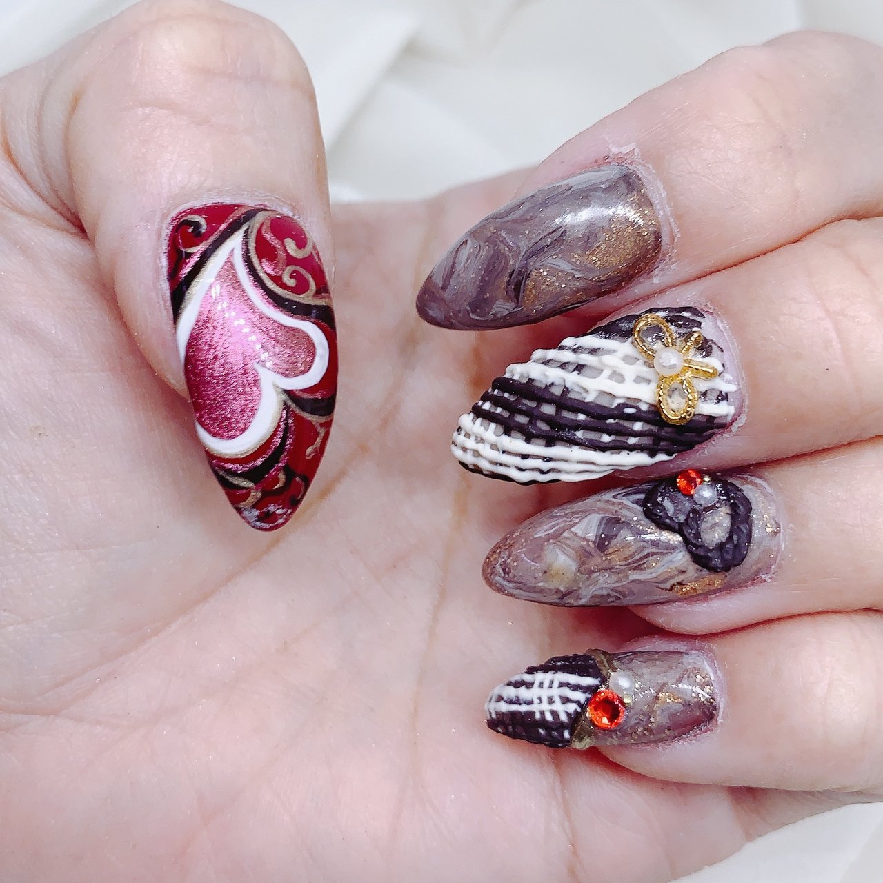 バレンタイン ハンド ハート ピーコック 3d Nail Salon Lotus ゆかのネイルデザイン No ネイルブック