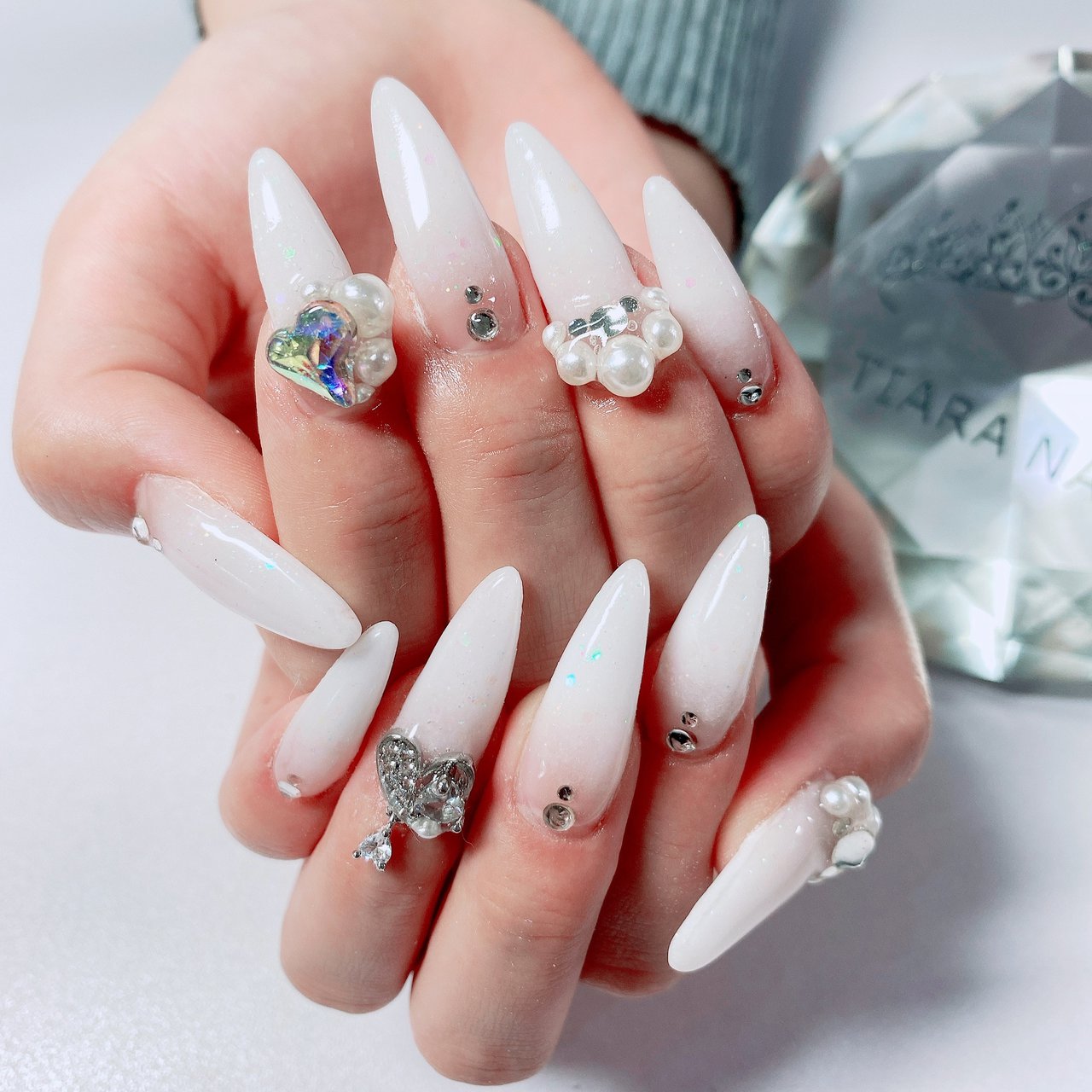 冬 成人式 デート 女子会 ハンド Tiara Nailのネイルデザイン No ネイルブック