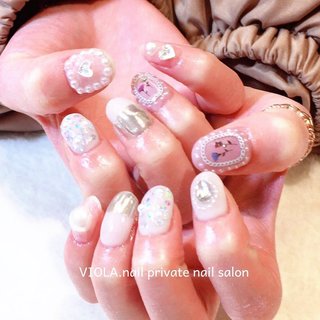 ご観覧頂き、誠にありがとうございます 
当店にお越しいただく90%以上のお客様がFree Designコースをお選び頂いており、幅広いデザインを施術させて頂いております。Free Designコースはお客様の持ち込み画像になっており、デザイン自由になっております。お客様だけのOriginalのネイルをお楽しみください🤍

はがせるネイル ピールオフネイルもご対応可

✶サブスクネイル✶
✧サブスク ワンカラーコース
 30日 7000円
 ハンド＆フット 30日間何度でもご利用可

✧サブスク グラデーションコース
 30日 7800円
 ハンド＆フット30日間何度でもご利用可

サブスクメニューはこれからお客様のご意見を参考にしながら少しづつ増やしていく予定です。


💅🏻
・
・
✶menu✶

✧全てのメニューオフ代無料✧
Hand
・Clear nail······3800yen

・onecolor······4400yen(2colorまでOK!)

・gradation······4900yen(2colorまでOK!)

・French······5200yen
 (変形フレンチはFree Design Bコースになります)

・Free Design A 90min······6300yen
 (アート2本まで・ストーン10粒込み)

・Free Design B 110min······7400yen
 (お客様のお好きデザイン110min乗せ放題・目安としてアート
 2本～4本 お時間によってはフルアートも可！)

・Free Design C 120min······8500yen
 (なんでも乗せ放題のコース・フルアートOK！派手系・
 ゴテゴテ系・こちのコースでお願い致します)

・スカルプ 各コース+6600yen
・gelip +各コース6600yen

・はがせるジェルネイル ピールオフネイルもご対応可
 各コース+500yen

 ・Foot
・ハンド料金+1000yen

········································································
長さだし/1本(アクリル)······600yen
フローター/1本(アクリル······500yen
3D/1本(事前予約)·····················500yen～
········································································
・長さだし、フローター・3D以外の追加料金はございません☺︎
・長さだし・フローター・3Dは事前にお知らせください。
・3Dは事前作成になりますので、事前にお知らせください。

 ❤︎ご質問・ご相談などお気軽にお問い合わせください。

・
・

#お客様 #お客様ネイル #持ち込み #持ち込み画像 #持ち込みデザイン #持ち込みネイル #フィルイン #フィルイン一層残し #ベース一層残し﻿ #パラジェル #パラジェル導入サロン #サブスク #サブスクネイルサロン #サブスクネイル #はがせるネイル #はがせるジェルネイル #はがせるジェル #ピールオフ #ピールオフジェル #ピールオフベース #ピールオフネイル #おしゃれ #おしゃれネイル #オシャレネイル #オシャレ #個性派 #個性派ネイル #上品ネイル #上品 #大人女子 #大人女子ネイル #上品 #上品ネイル #上品大人ネイル #上品かわいいネイル #キレイめネイル #きれいめネイル #きれいめ #キレイめ #可愛い #可愛いネイル #かわいい #かわいいネイル #派手 #派手ネイル #派手カワネイル #ゴテゴテネイル #ゴテゴテ #群馬県 #群馬 #群馬ネイルサロン #前橋市 #前橋 #高崎 #伊勢崎 #前橋ネイルサロン #オフ代無料 #オフ無料 #オフ込み #オフ代込み #ネイルサロン群馬 #ネイルサロン前橋 #群馬県前橋市 #プライベートネイルサロン群馬 #プライベートネイルサロン前橋 #プライベートネイルサロン #プライベートサロン #定額制 #定額制ネイル #定額制ネイルサロン #フリーデザインネイル #デザイン自由 #アートし放題 #フリーデザイン #アートやり放題 #アート #やり放題 #ネイル #ネイルデザイン #ネイルアート #美爪 #美甲 #爪育 #爪育成 #爪を傷めないネイル #nail #nails #nailart #naildesign #nailsalon #nailist #nailstagram #nailartist #nailswag #violanail #viola #💅🏻 
#ハンド #ハンドネイル #ピンク #ピンクネイル #シアーネイル #シアーホワイト #シアーホワイトネイル #ミラー #ハーフミラーネイル #パール #パールネイル #囲みネイル #囲みパール #囲みチェーンネイル #ハートネイル #埋めつくしネイル #パーツ #パーツネイル #フラワーネイル #オールシーズン #クリスマス #デート #女子会 #ハンド #フラワー #パール #チェーン #ミラー #ミディアム #ホワイト #ピンク #シルバー #ジェルネイル #お客様 #VIOLA.nail #ネイルブック