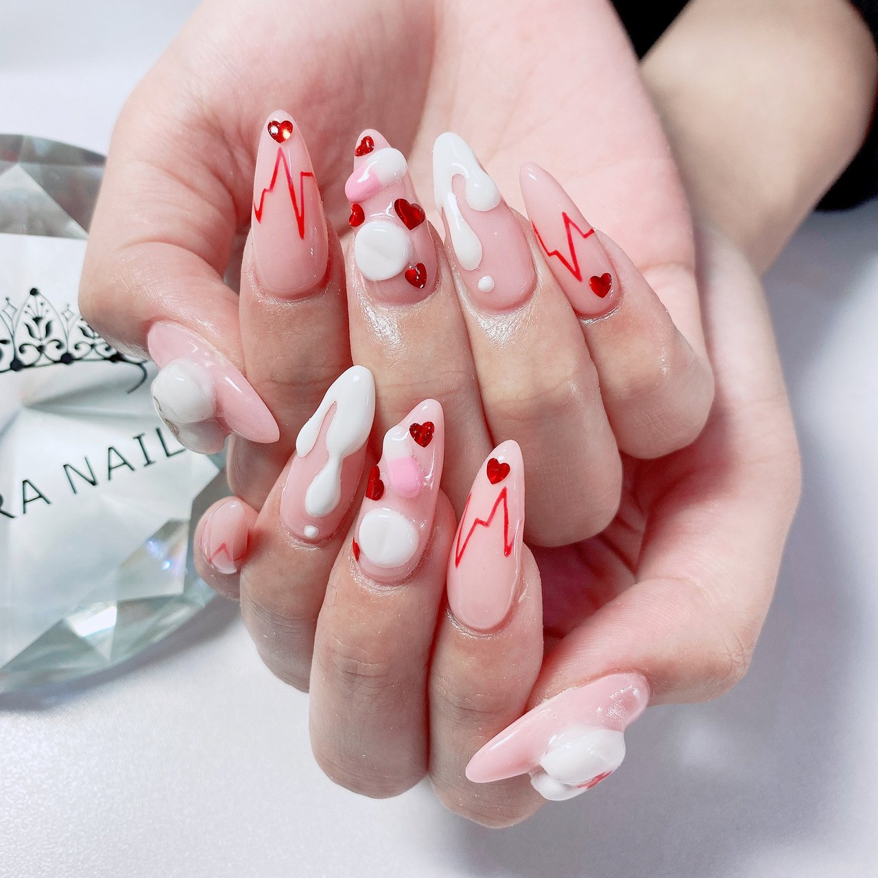 オールシーズン/ハンド/ハート/イニシャル/水滴 - TIARA NAILのネイル  