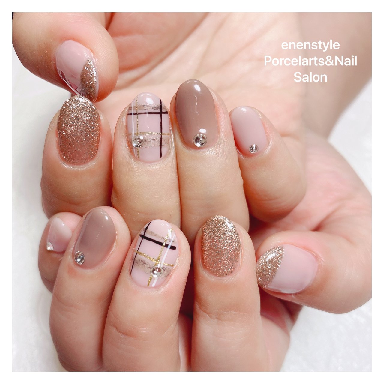 ワンカラー チェック ストライプ ピンク ブラウン Enenstyle Porcelarts Nail Salonのネイル デザイン No ネイルブック