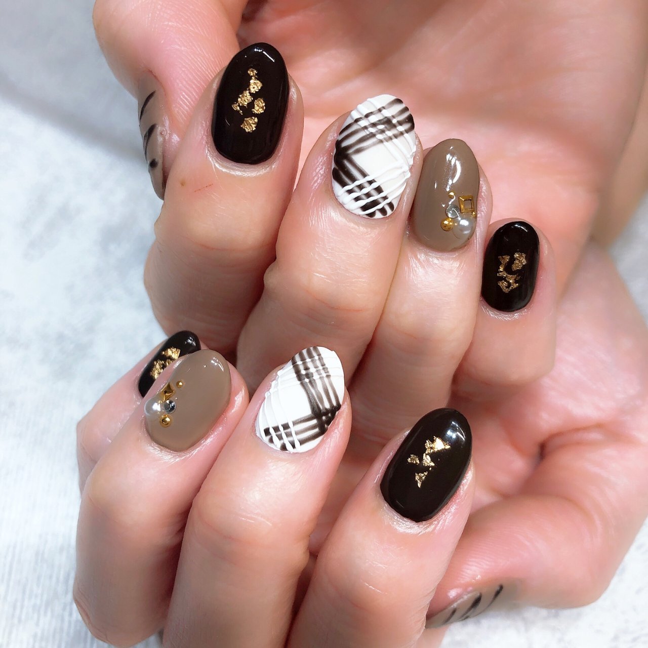 冬 バレンタイン ホワイト ベージュ ブラウン Nail Arrowsのネイルデザイン No ネイルブック