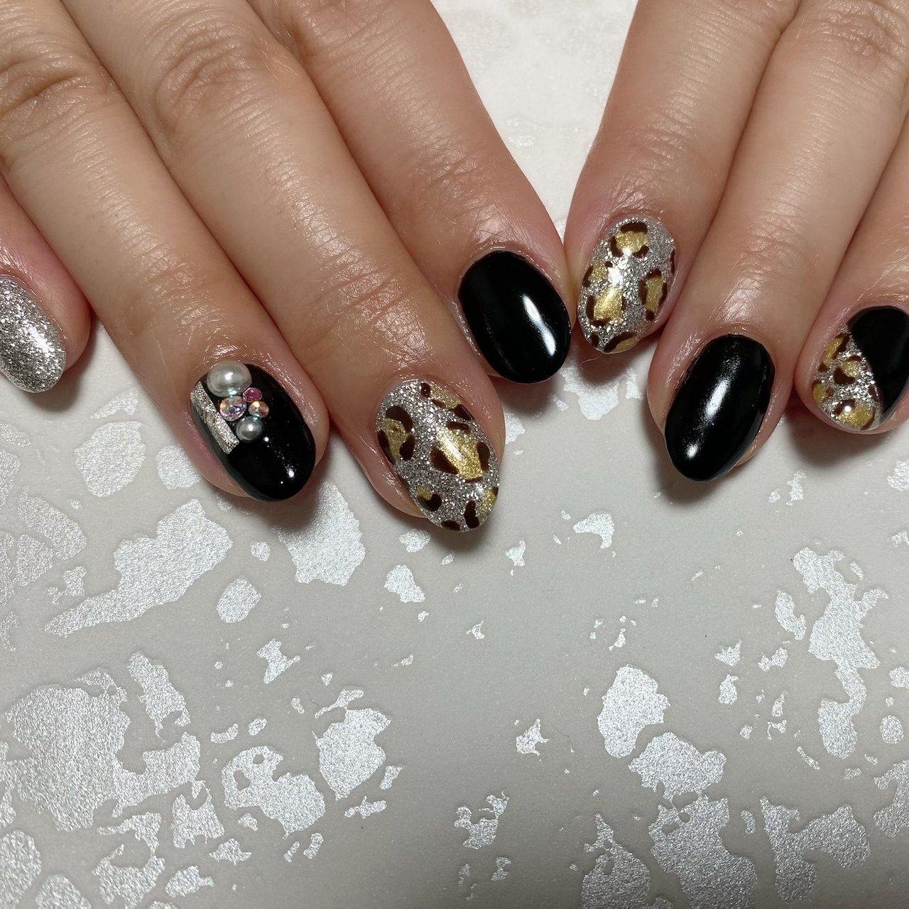 秋 冬 ハンド シンプル アニマル柄 サロンド ヴェルニのネイルデザイン No ネイルブック