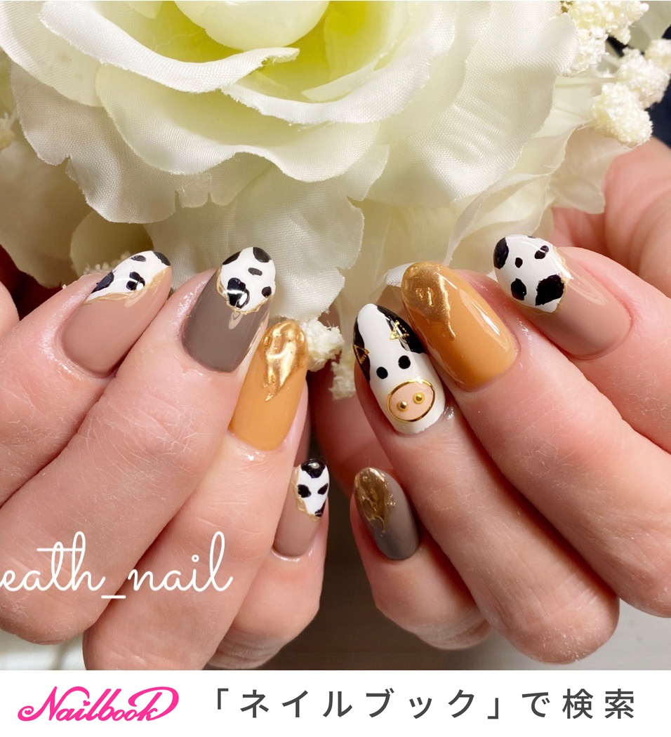 お正月/アニマル柄/ミラー/イエロー/ブラウン - maco♡Breath_nailのネイルデザイン[No.6047217]｜ネイルブック