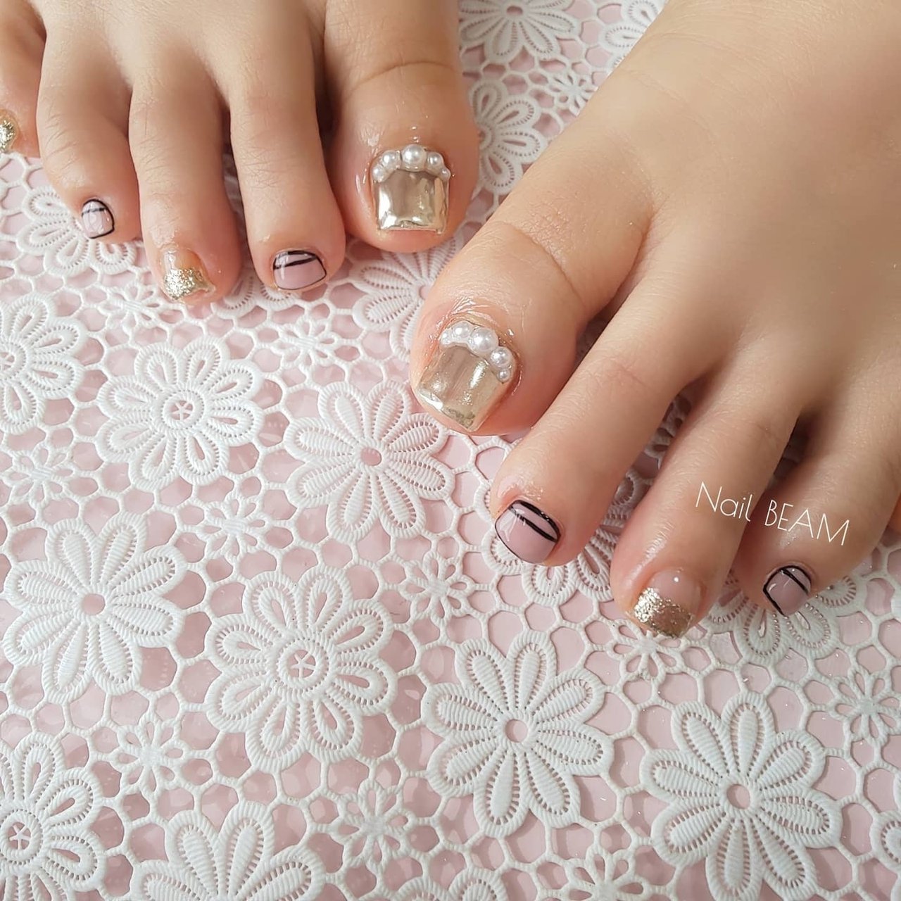 春 冬 オールシーズン フット フレンチ Nailbeamのネイルデザイン No ネイルブック
