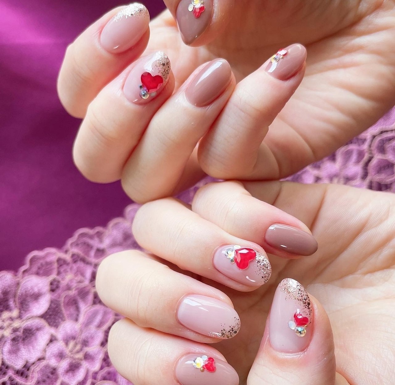 バレンタイン ハンド シンプル ビジュー ラメ Cindy Nailのネイルデザイン No ネイルブック