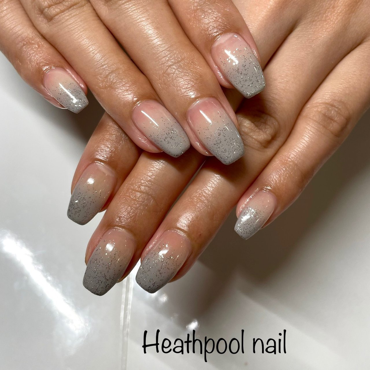 ハンド グラデーション ラメ グレー シルバー Heathpoolnailのネイルデザイン No ネイルブック