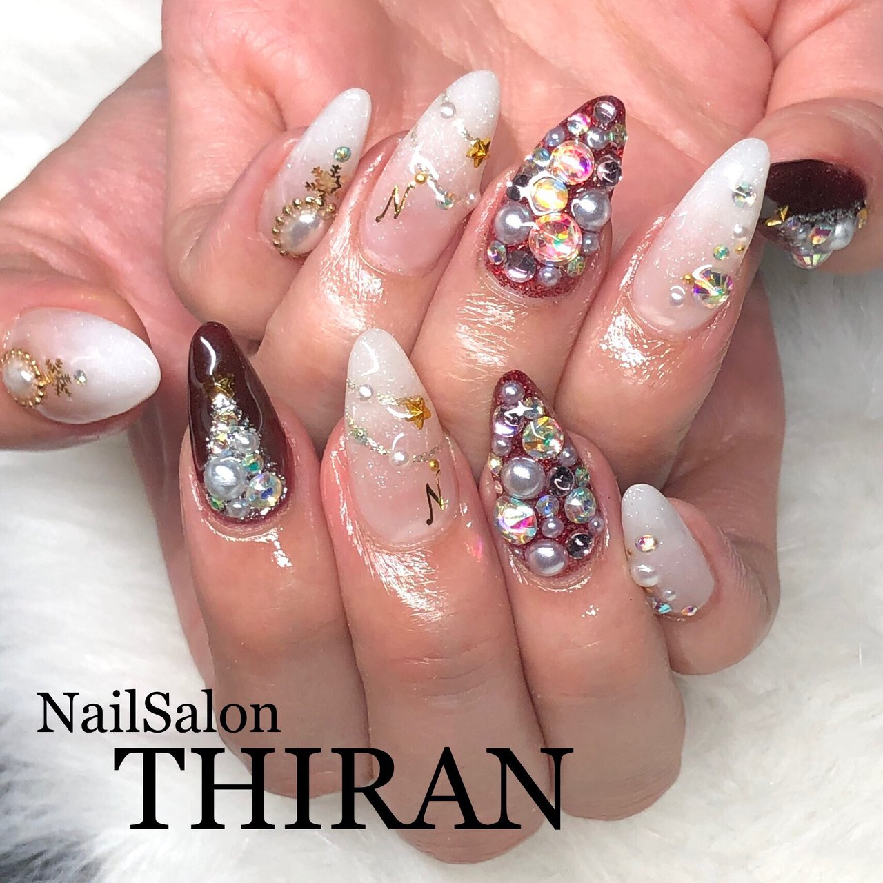 オールシーズン クリスマス ハンド グラデーション ラメ Nailsalon Thiranのネイルデザイン No ネイルブック