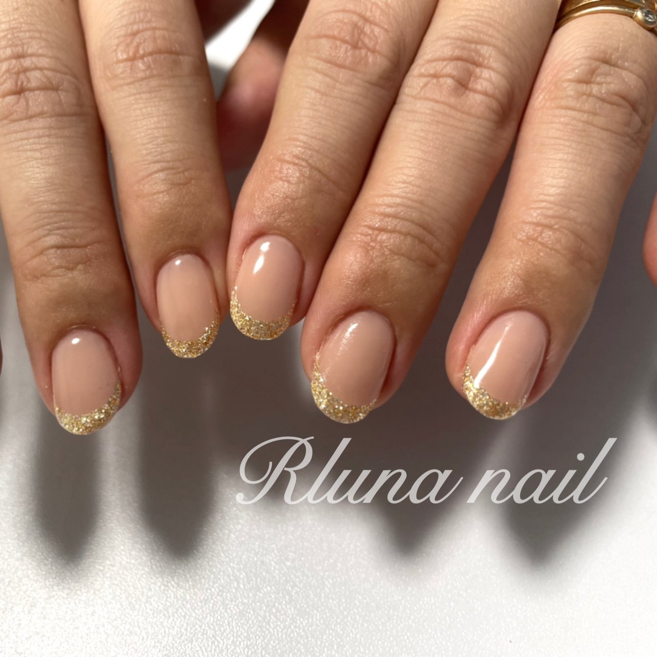 オールシーズン ハンド シンプル フレンチ ラメ Rluna Nailのネイルデザイン No ネイルブック