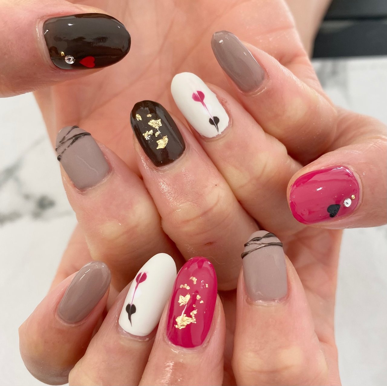 バレンタイン ハンド ハート スイーツ ジェルネイル Nail Salon Luceのネイルデザイン No ネイルブック