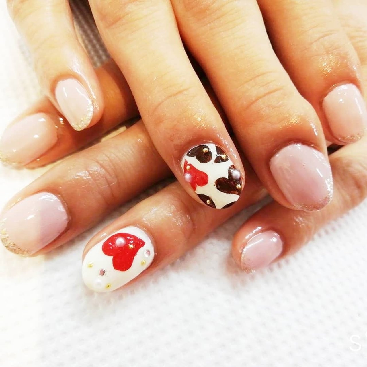 春 バレンタイン ハンド ワンカラー ハート Nail Salon Calypso2のネイルデザイン No ネイルブック