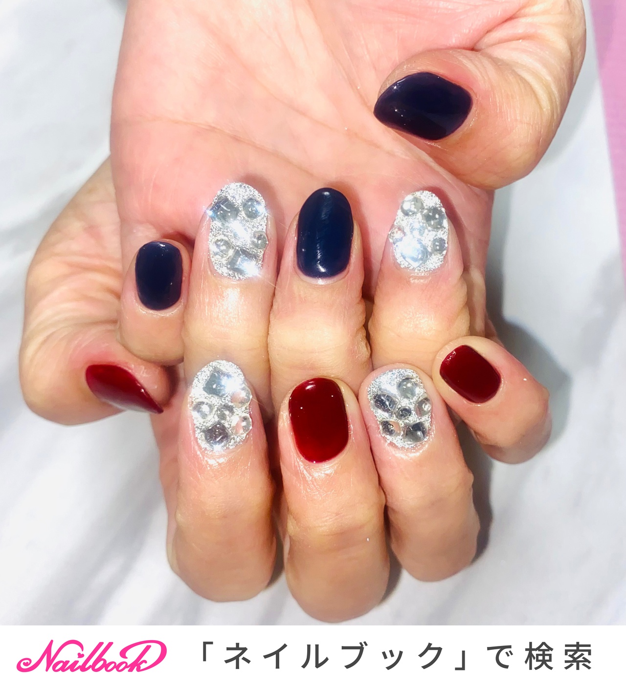 片手色違いネイルのネイルデザイン ネイルブック