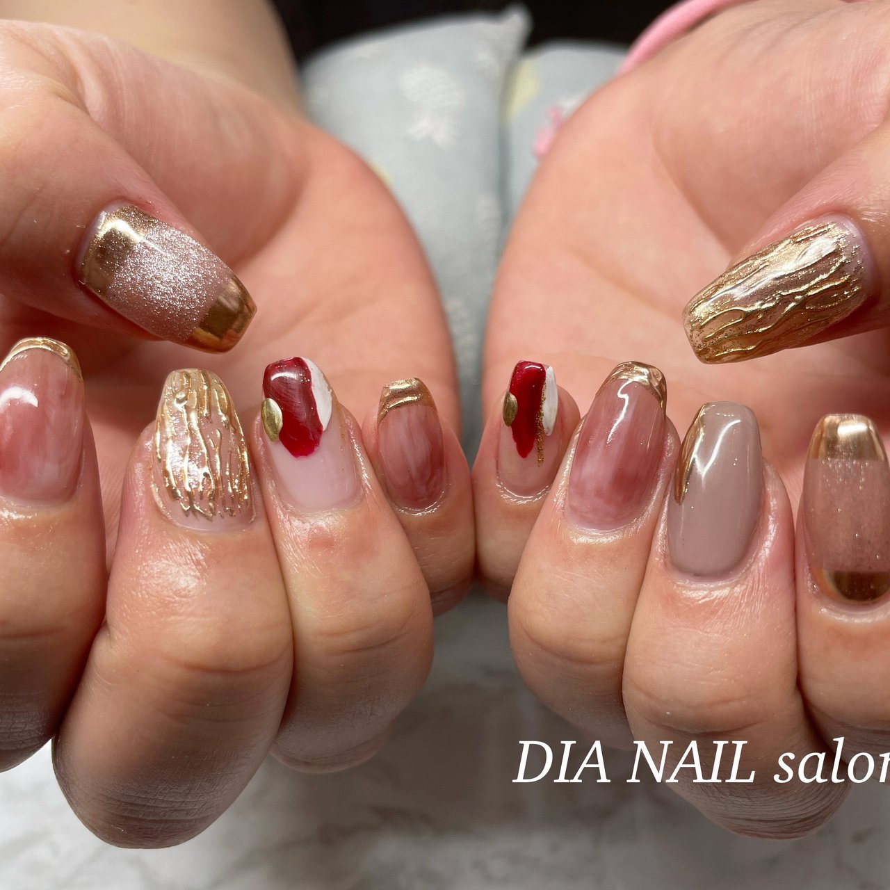 ニュアンス ボルドー グレー ゴールド ジェルネイル Dia Nail Salonのネイルデザイン No ネイルブック