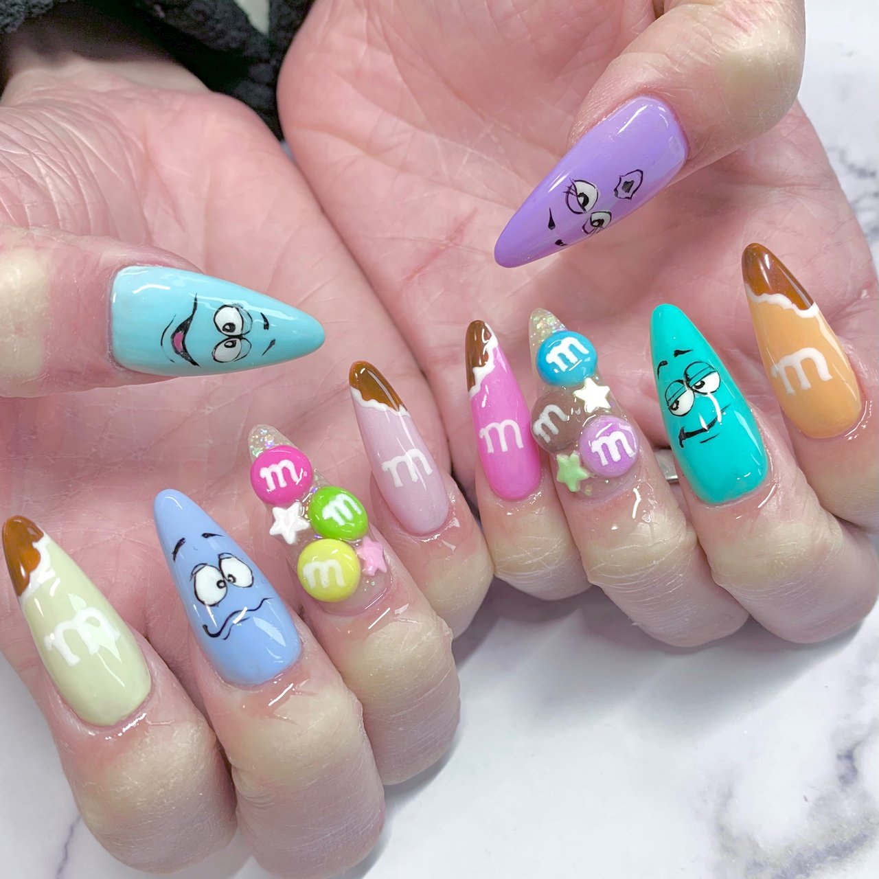 冬 オールシーズン バレンタイン ハロウィン ハンド Eriのネイルデザイン No ネイルブック