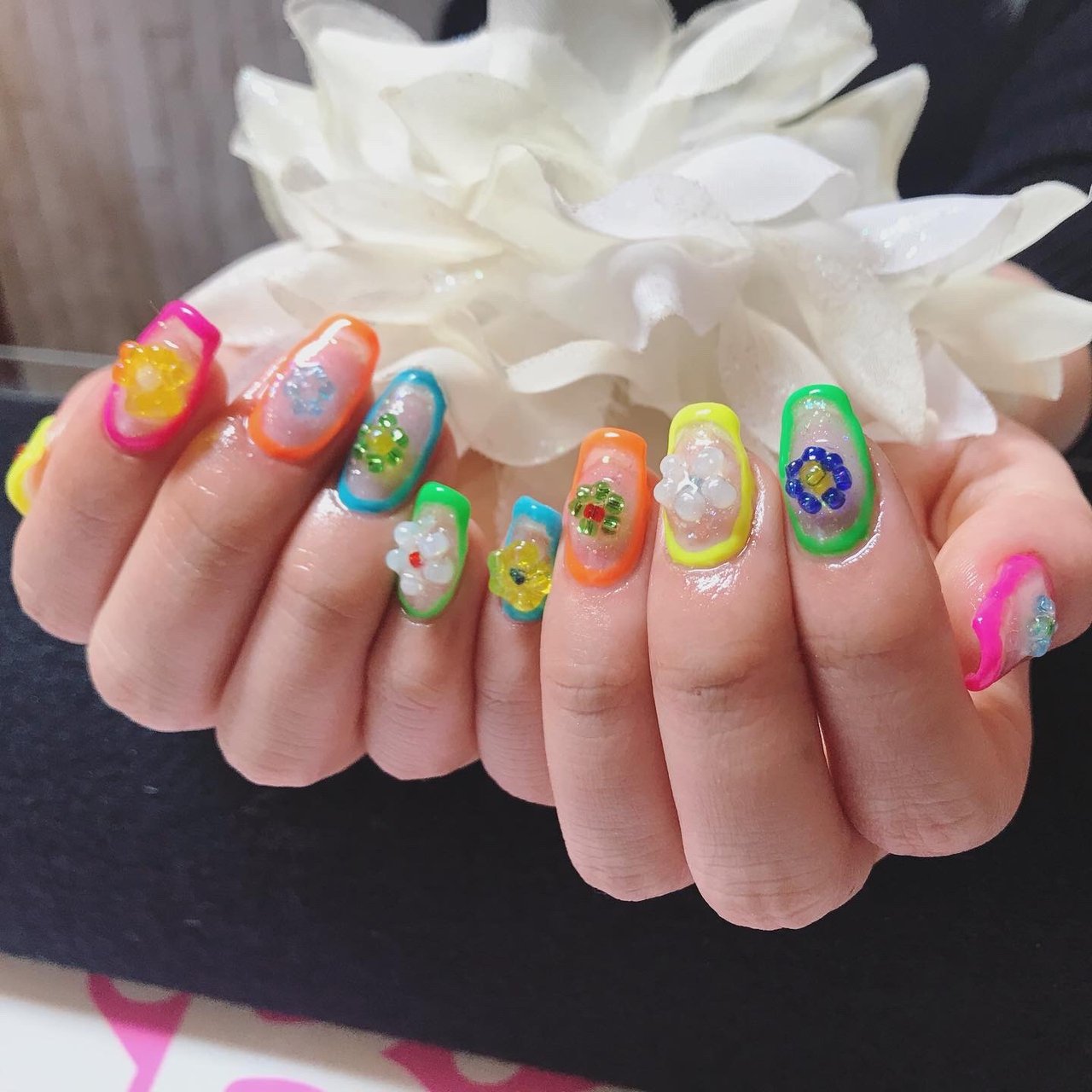 オールシーズン ハンド フラワー ロング ネオンカラー A Nailのネイルデザイン No ネイルブック