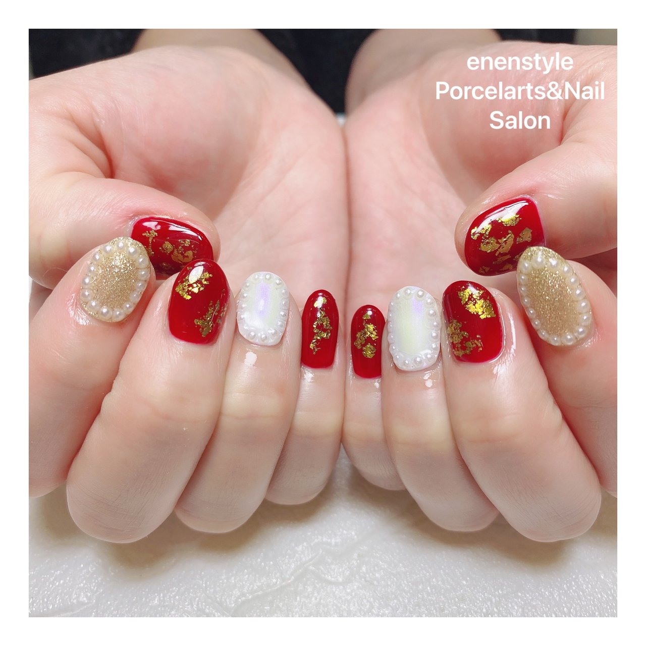 ラメ ワンカラー パール ホワイト レッド Enenstyle Porcelarts Nail Salonのネイルデザイン No ネイルブック