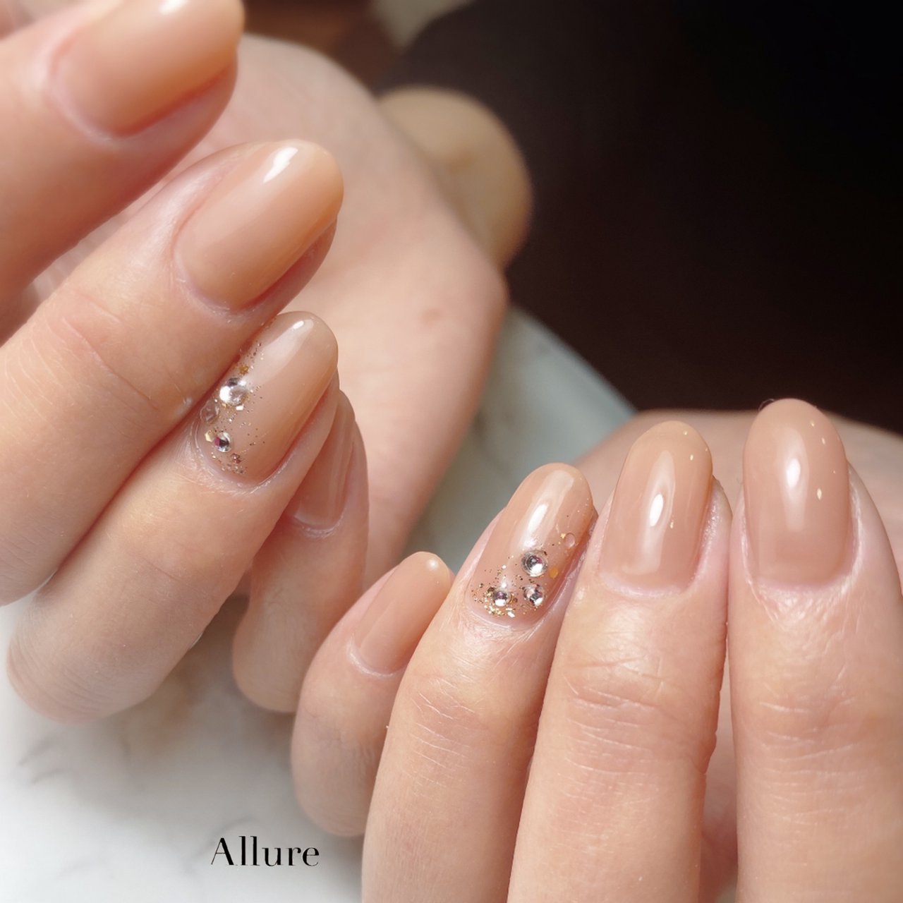 ハンド シンプル ワンカラー ベージュ ジェル Allure アリュール 京都三条のネイルデザイン No ネイルブック