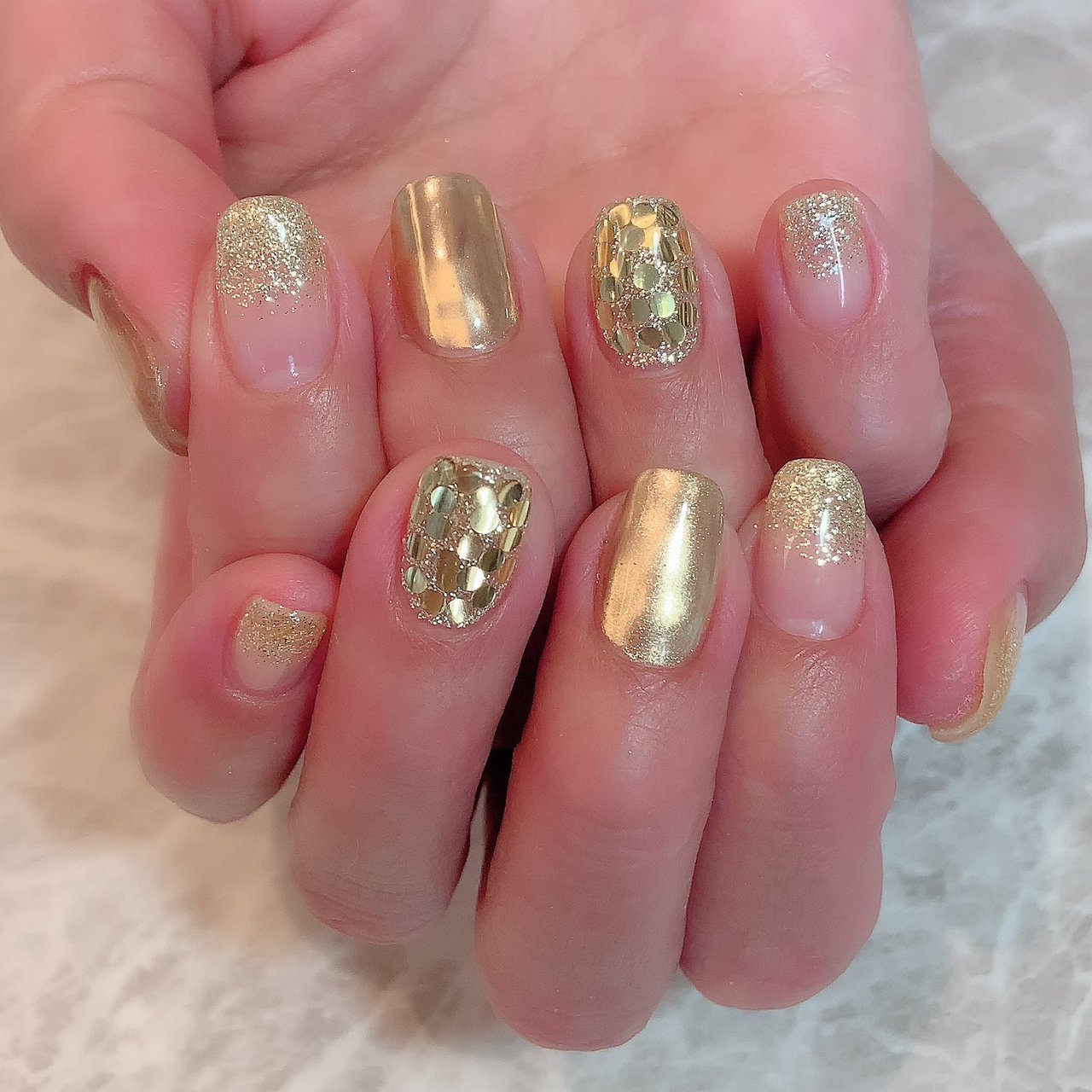 オールシーズン/ハンド/グラデーション/ショート/ゴールド - nailsalondecorのネイルデザイン[No.6075175]｜ネイルブック