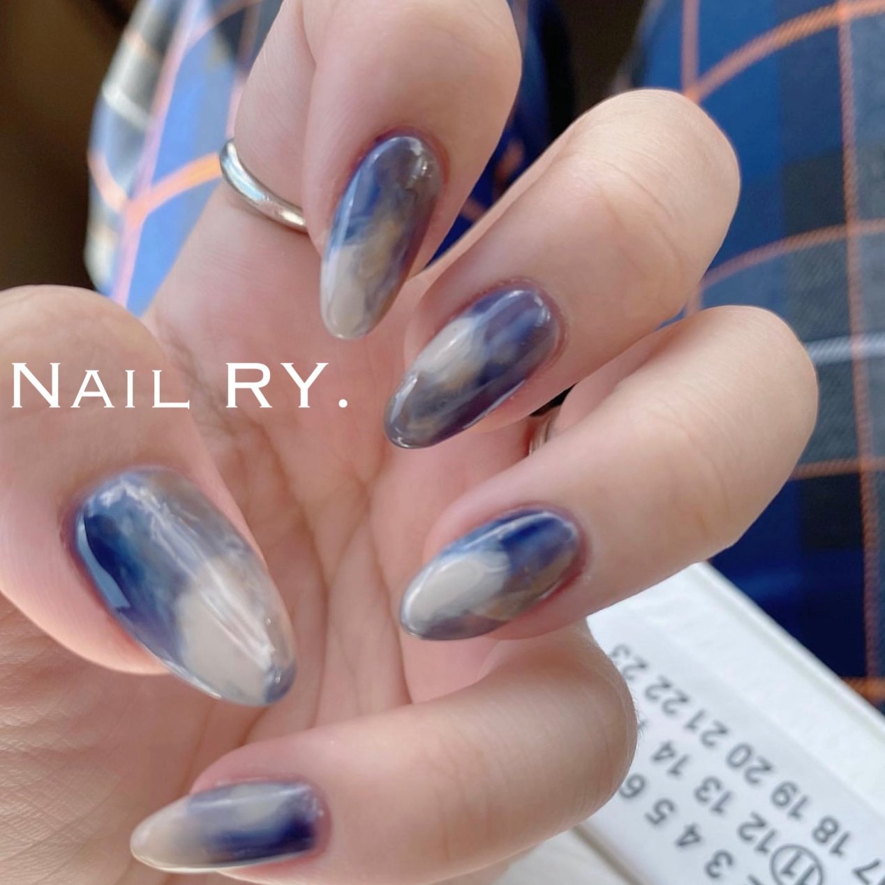 秋 冬 オールシーズン ハンド マーブル Nail Ry のネイルデザイン No ネイルブック