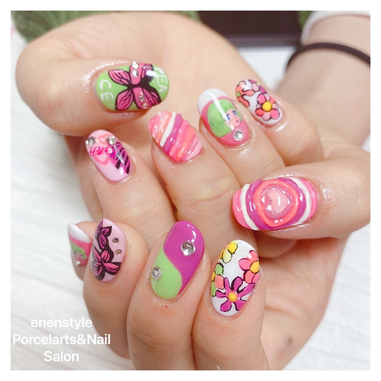 ホワイト ピンク グリーン Enenstyle Porcelarts Nail Salonのネイルデザイン No ネイルブック