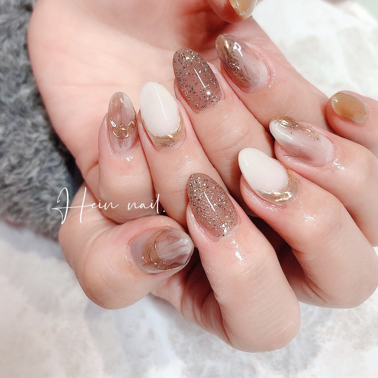 ホワイト ブラウン ゴールド Hein Nail のネイルデザイン No ネイルブック