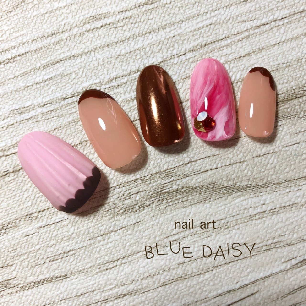 オールシーズン バレンタイン 大理石 ニュアンス 人魚の鱗 Blue Daisyのネイルデザイン No ネイルブック