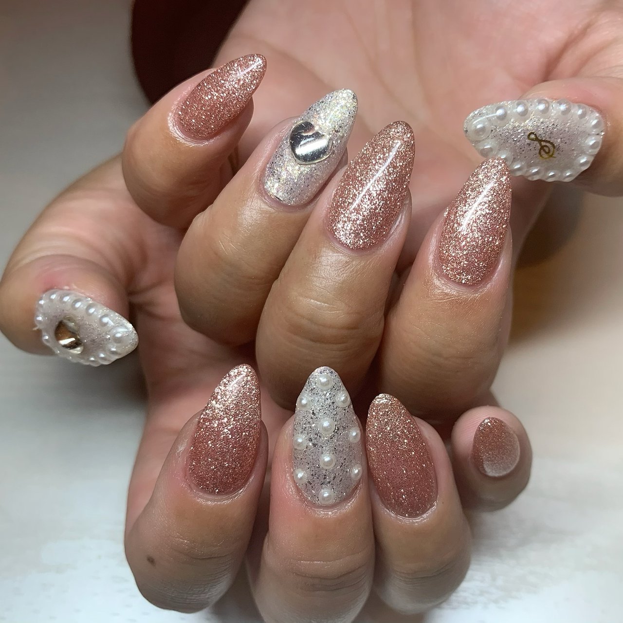 冬 オールシーズン バレンタイン ハンド ラメ Lianのネイルデザイン No ネイルブック