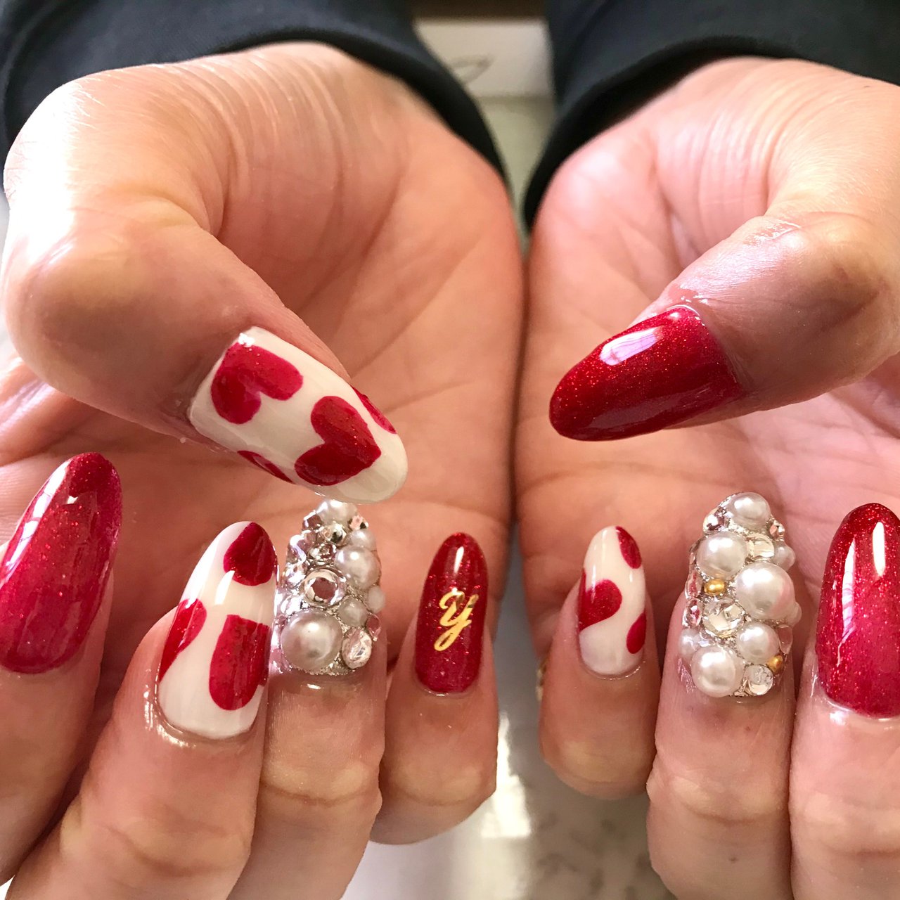 冬 バレンタイン ビジュー ラメ ハート Nail Room Amery のネイルデザイン No ネイルブック