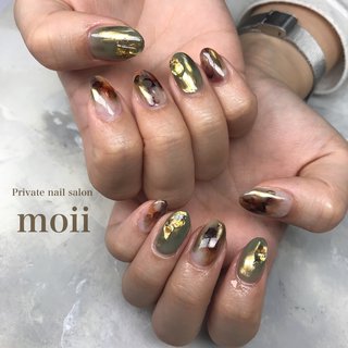 オリーブグレーネイルのネイルデザイン ネイルブック