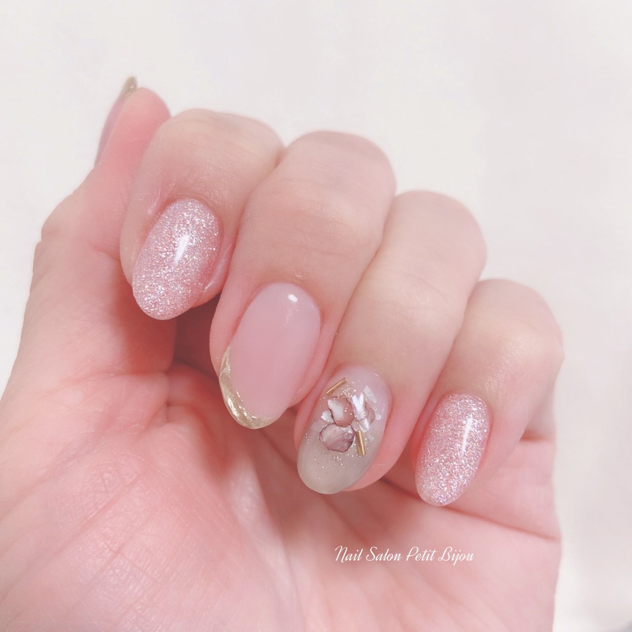 オールシーズン ピンク グレー ゴールド ジェルネイル Nail Salon Petit Bijouのネイルデザイン No ネイル ブック