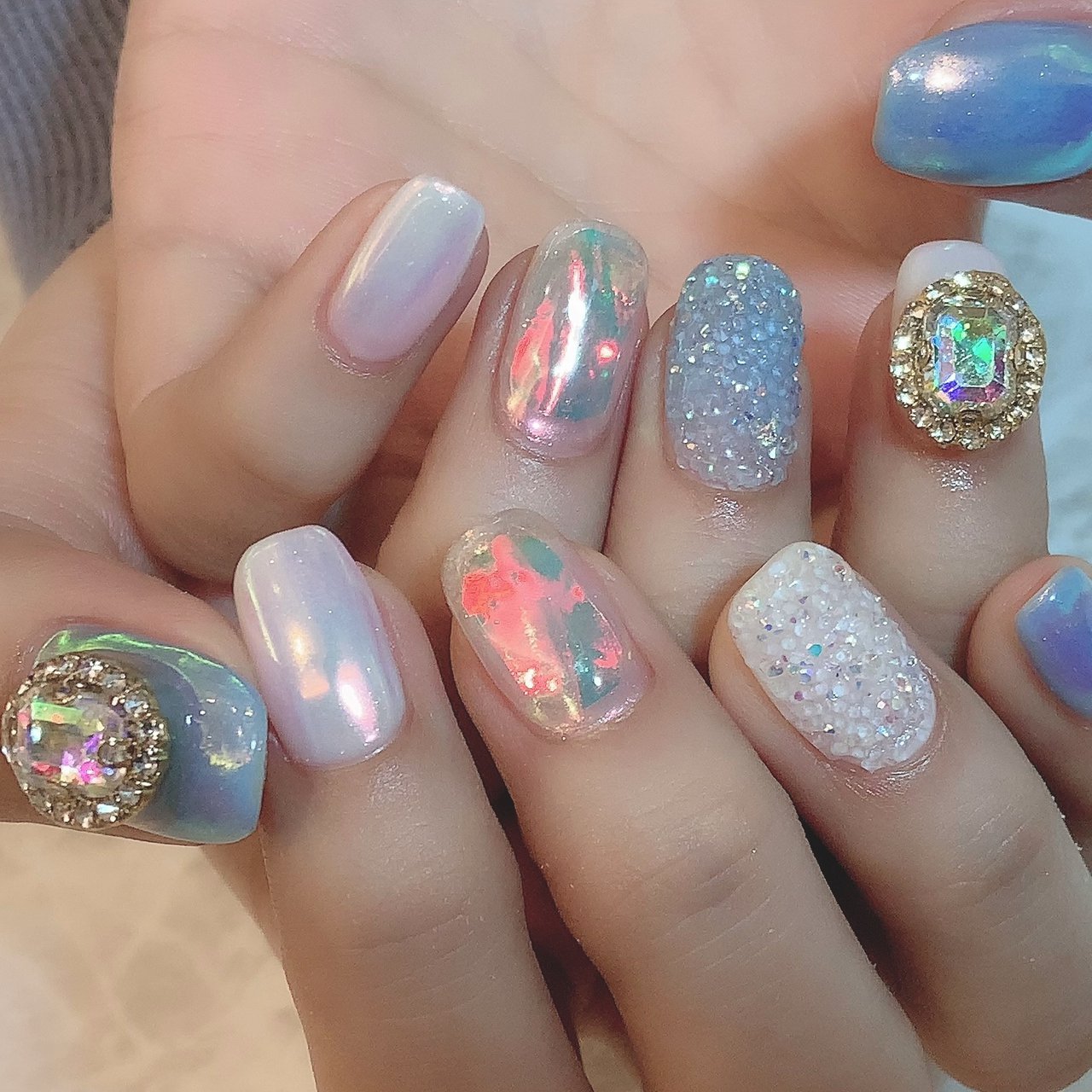 オールシーズン ハンド ホログラム オーロラ クリスタルピクシー Nailsalondecorのネイルデザイン No ネイルブック