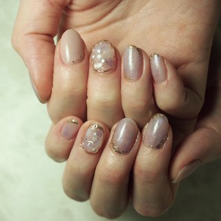 ホワイト 白 ラメ囲みのネイルデザイン ネイルブック