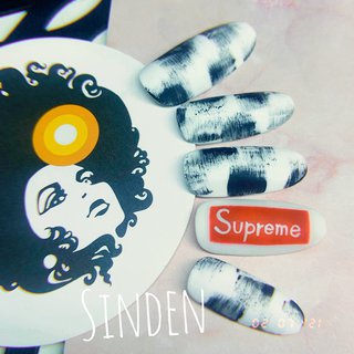 Supremeのネイルデザイン ネイルブック
