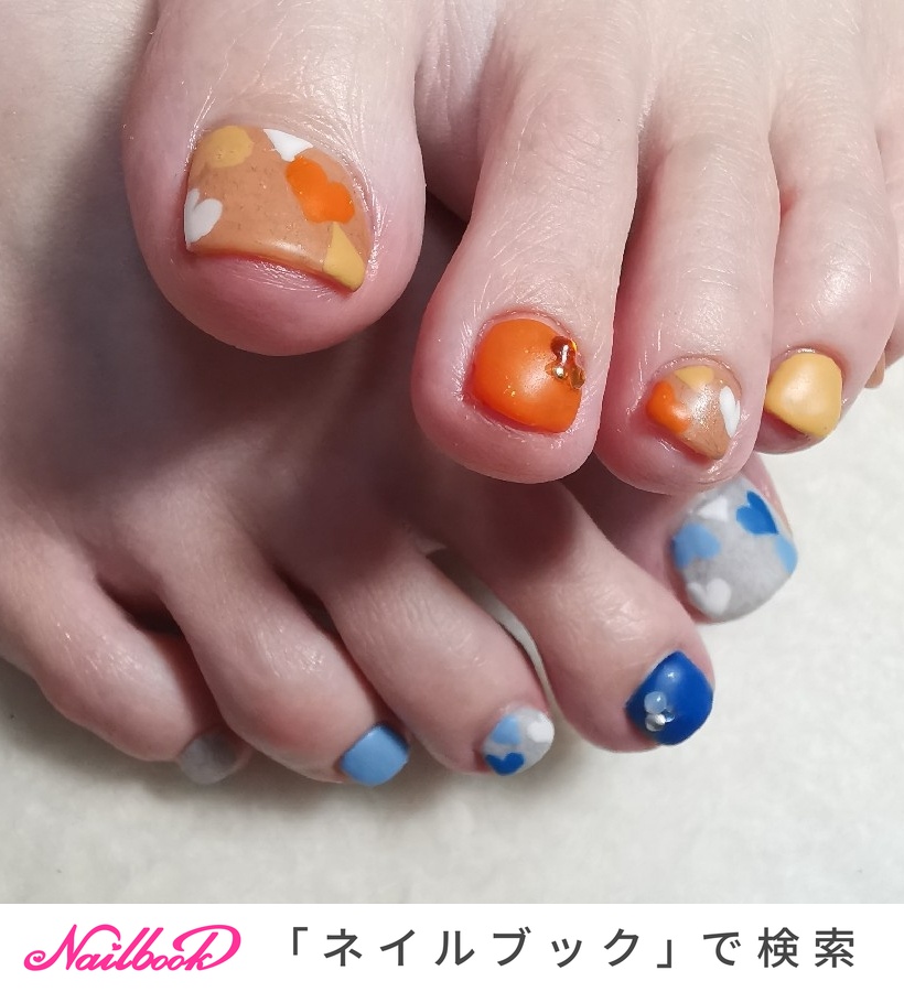 オレンジ 水色 ペディキュアのネイルデザイン ネイルブック