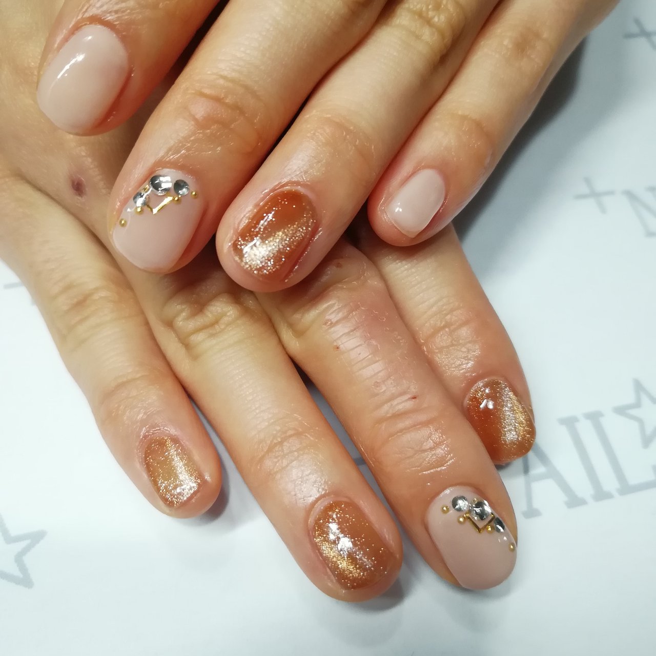オールシーズン ハンド マグネット ショート ベージュ Risusnail のネイルデザイン No ネイルブック