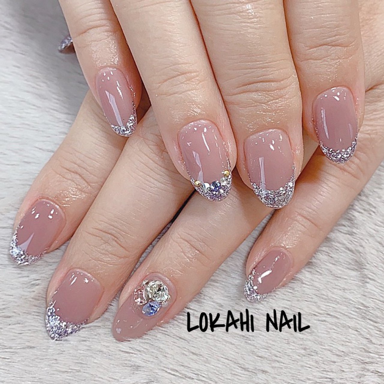 オールシーズン ハンド フレンチ ビジュー ラメ Lokahi Nail ロカヒネイルのネイルデザイン No ネイルブック