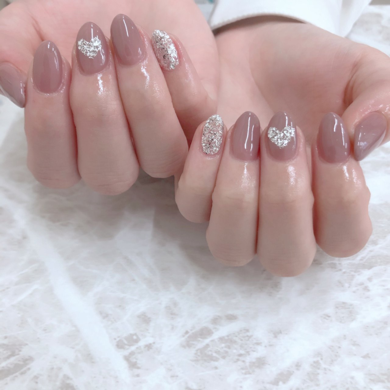 オフィス ハンド シンプル ラメ ワンカラー Kurume Nail Poche 久留米ゆめタウン店 ヘアメイクアージュ のネイル デザイン No ネイルブック