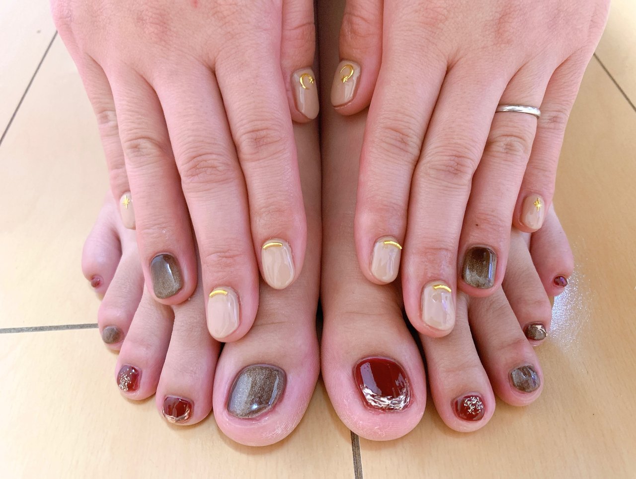 オールシーズン ハンド マグネット ショート ベージュ One 1 Nailのネイルデザイン No ネイルブック