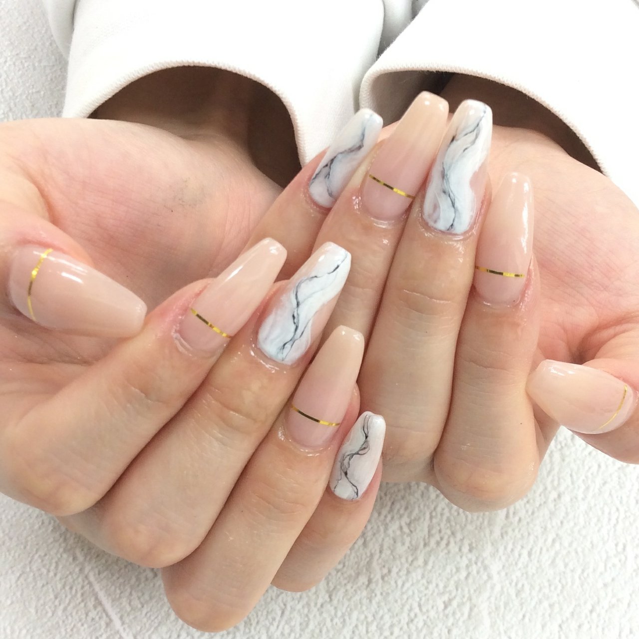 冬 ハンド ニュアンス ロング ホワイト Nailsalon Daisyのネイルデザイン No ネイルブック