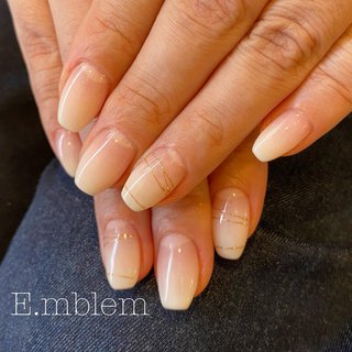 ニュアンス 白グラデーションのネイルデザイン ネイルブック