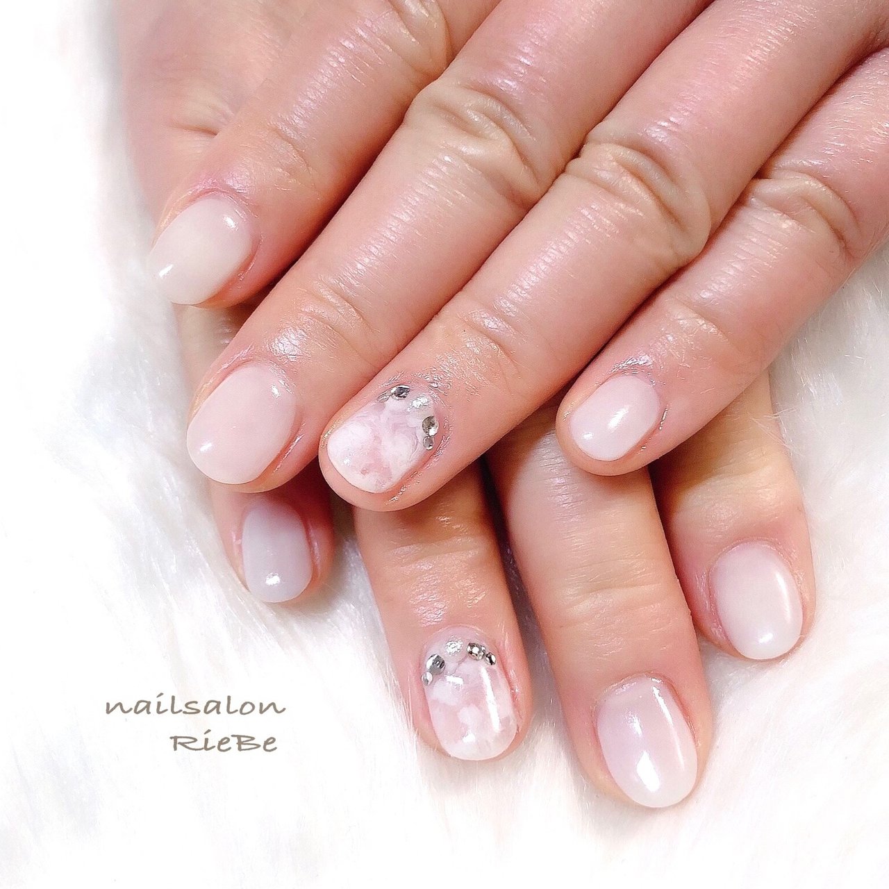 春 卒業式 オフィス ブライダル ハンド Nail Salon Riebe リーヴェ のネイルデザイン No ネイルブック