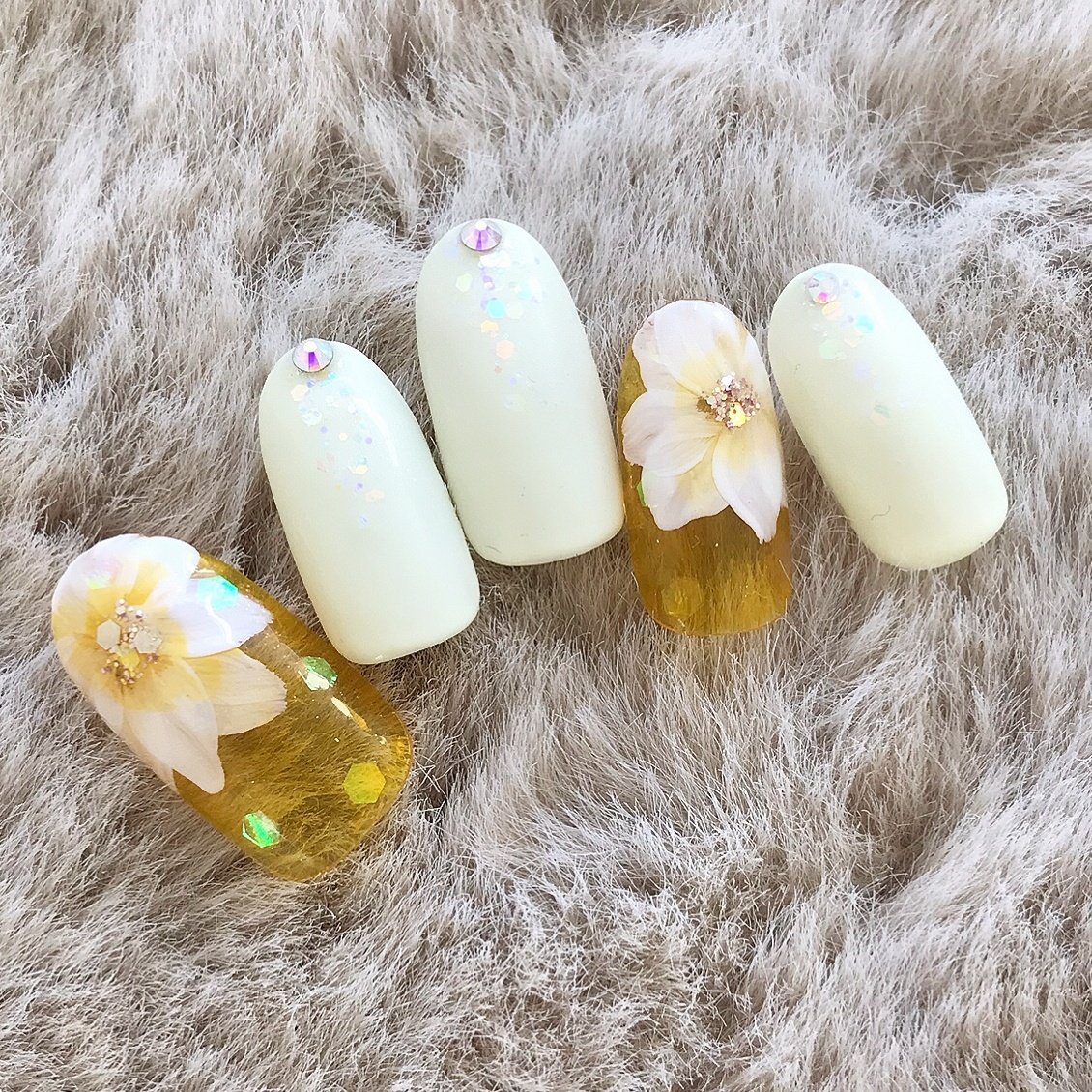 春 夏 ハンド ホログラム ラメ Nailsalon Clochetteのネイルデザイン No ネイルブック