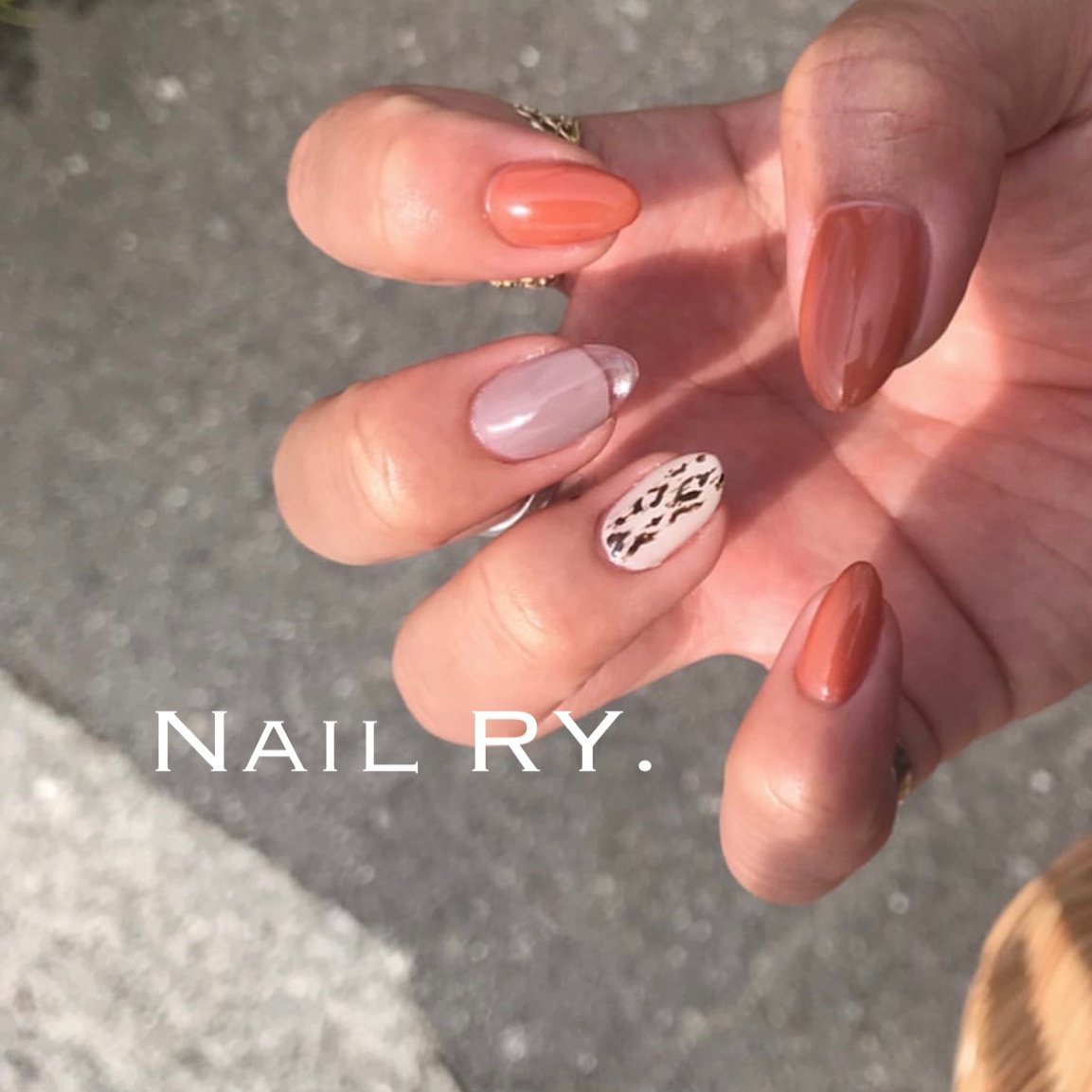 オールシーズン ハンド フレンチ アニマル柄 ニュアンス Nail Ry のネイルデザイン No ネイルブック
